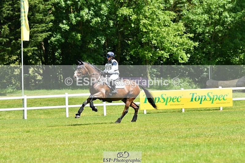 230528-120439-16914 - 419-OUTBACK_II-Laura_Collett-XC