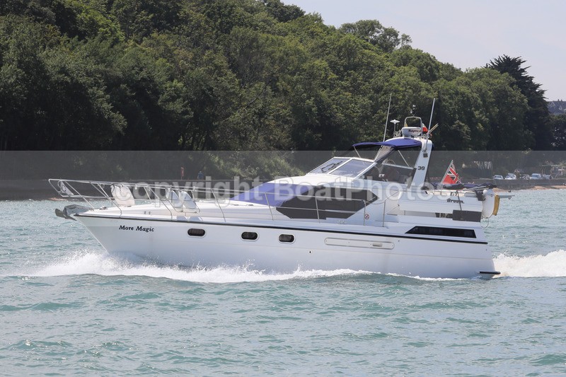 170709 MORE MAGIC - BROOM RTI_7684 - Flybridge Cruisers
