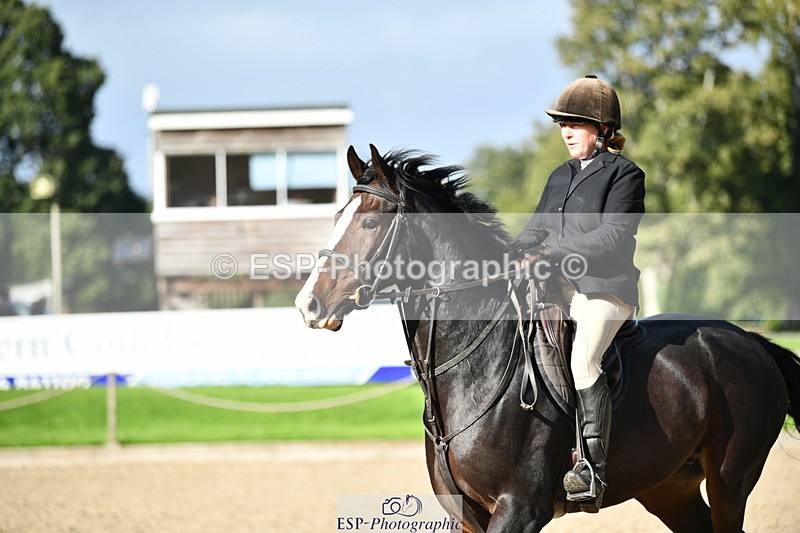 251004A-153424-01879 - Classes 8 & 9 70cm