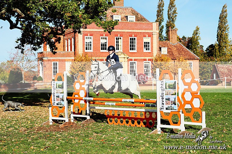 BESJ 261025 499a - Equestrian