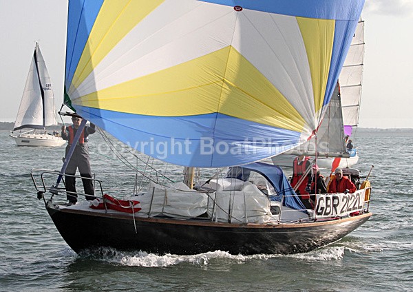 100619 PRIMA DONNA GBR2122L IMG_3789 - ROUND THE ISLAND RACE 2010