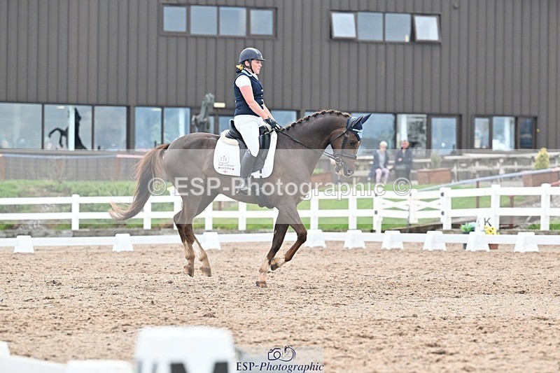 250907-135108-08603 - 006-Verity.PerryVogue