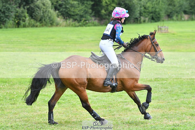 240804-131407-13737 - 464-Tichy_Sanders-SPARHANGER_VELVET