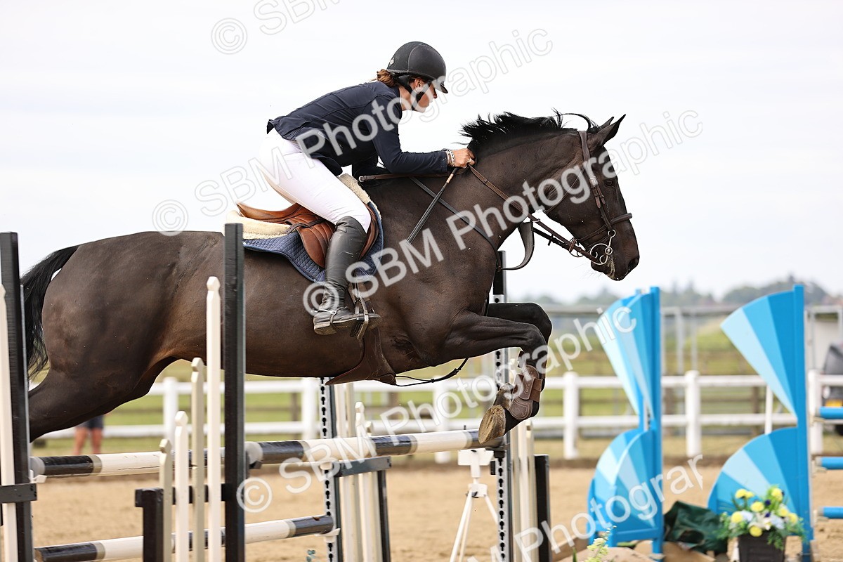 SBM_009579 - Class 8 - Senior Newcomers - 1.10  Open