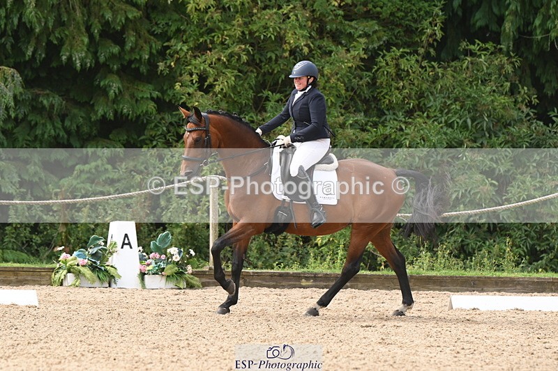 250719A-105221-04078 - 134-Carly.Moore-Taylors.Park.De'.Debutant