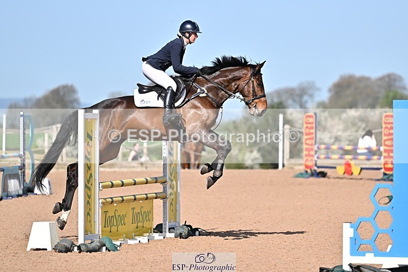 260408-104237-00216 - Cls 2 British Novice and 90cm