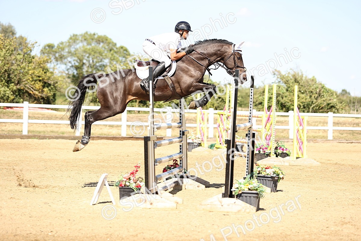 SBM_015553 - Class 16 - Senior foxhunter - 1.20m Open