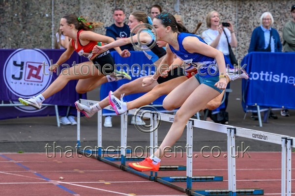 Age26 SUN-910106 - Track Female Set Three
