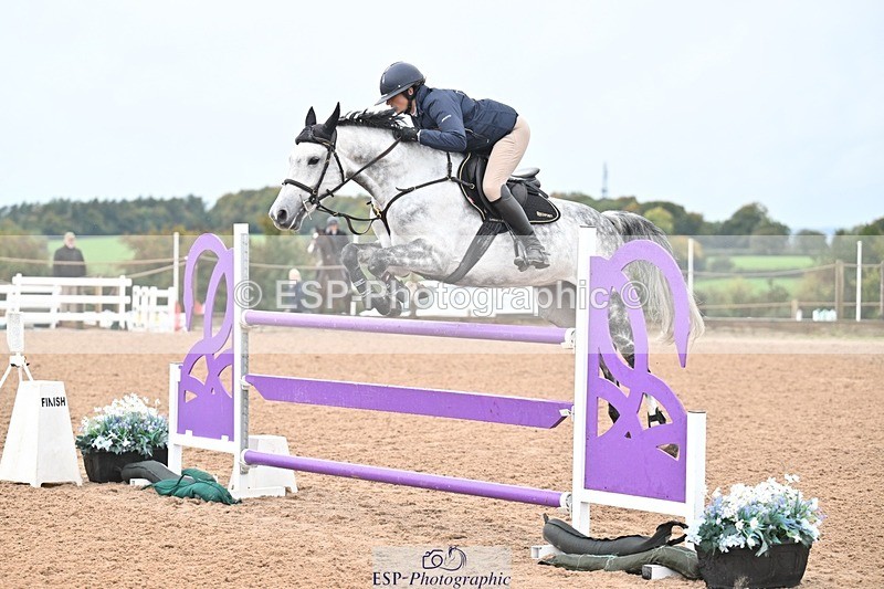 251003-134107-01186 - Cls 3 Foxhunter and 1.20m