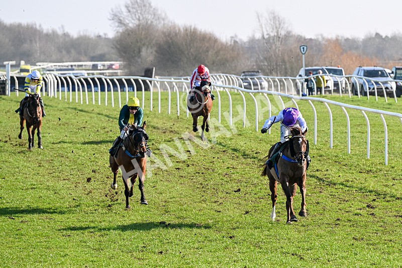 040326-Race 1-Pigeon House-8381 - Race 1