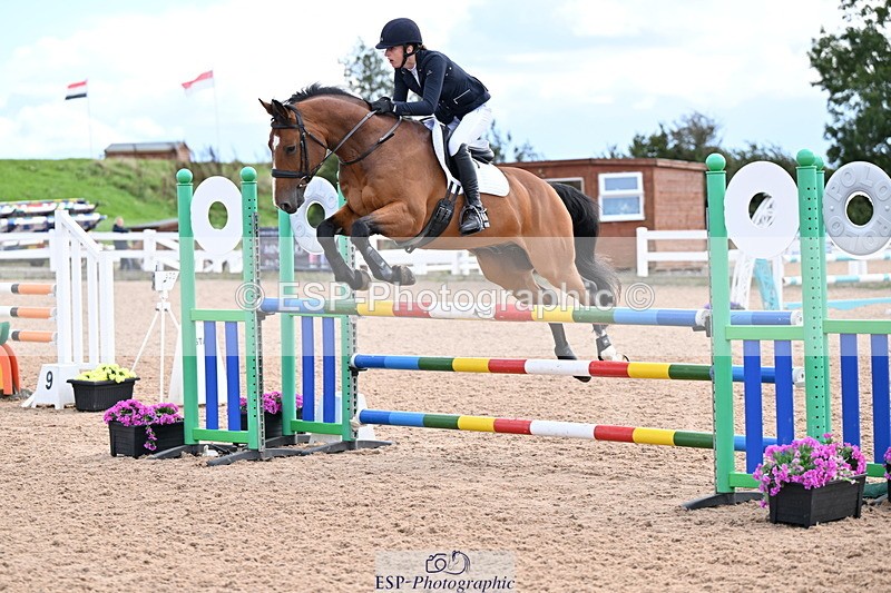 240912A-142242-01958 - Cls 12 1.05m Amateur Qualifier