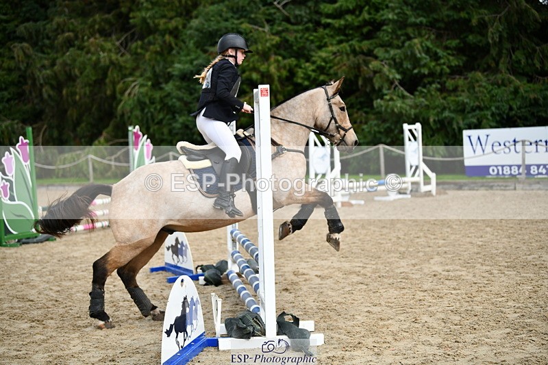 251004A-125830-01069 - Classes 6 & 7 60cm