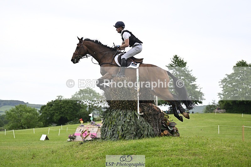 240525-162100-17041 - 241-CLASS_ROMANCE-Jack_Pinkney