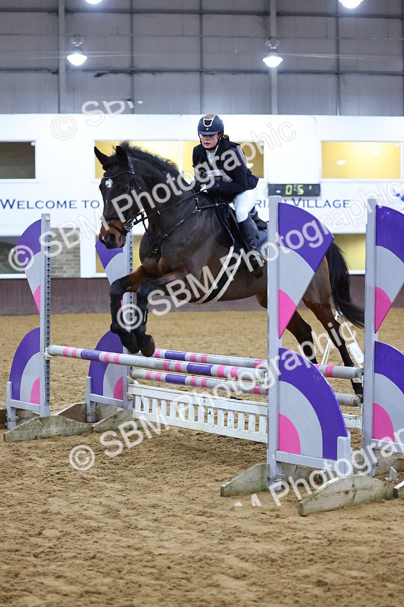 SBM_002708 - Class 6 - Holly & Ivy Stakes - 90cm