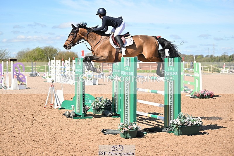 240418A-113515-02619 - Cls 5, 2 Star Medium Tour 1.35m