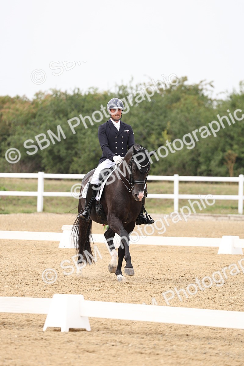 SBM_007610 - Class 9 - FEI INT I - 14.57-15.45