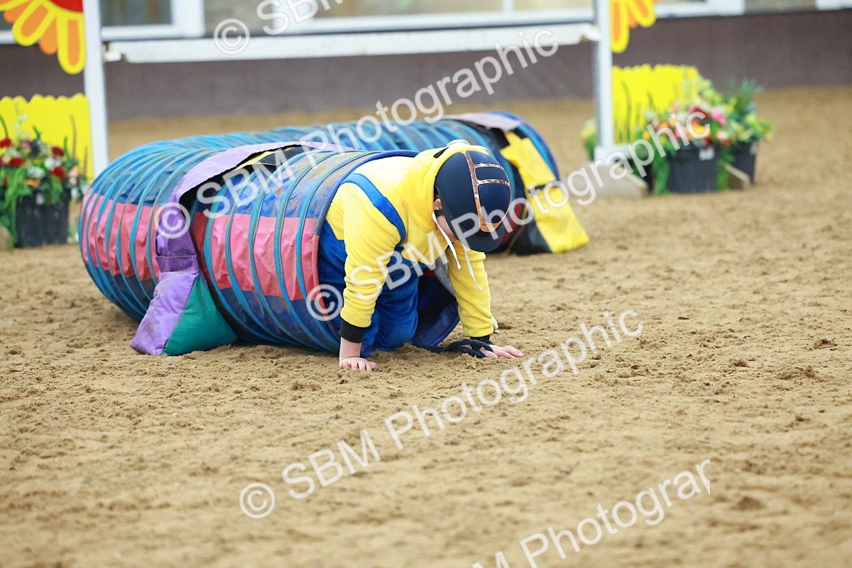 SBM_002288 - Class 3 - Horse & Hound (60cm)