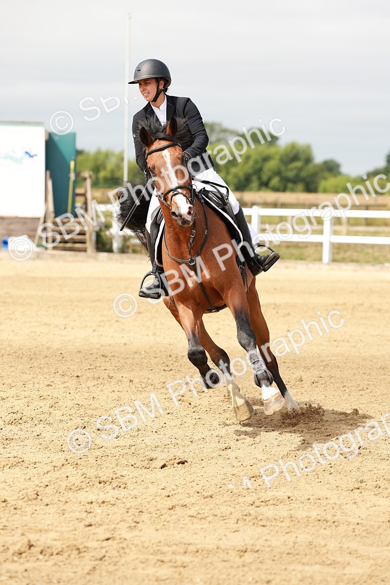 SBM_016915 - Class 20 - Senior Newcomers - 1.10m