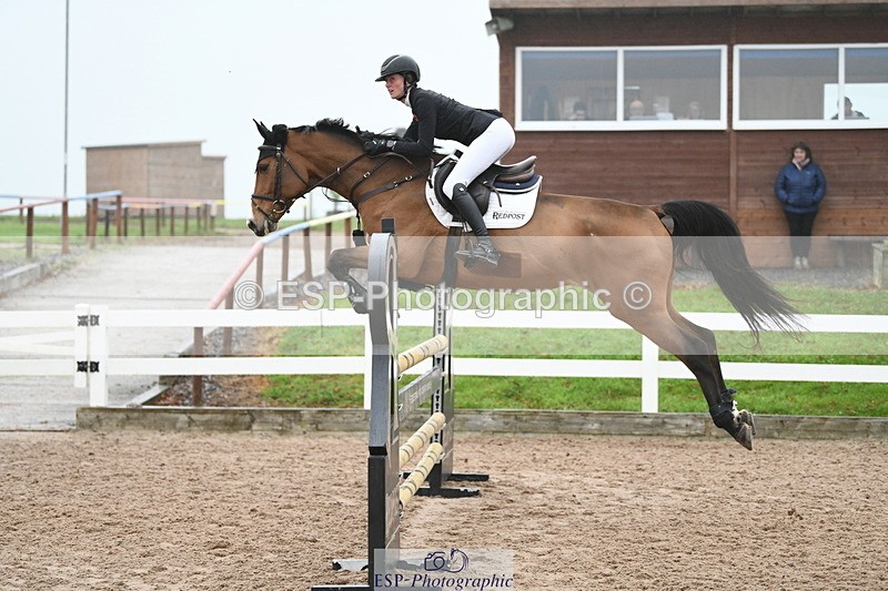 241103A-111351-07723 - SUN Cls 21 Snr Newcomers and 1.10m Open