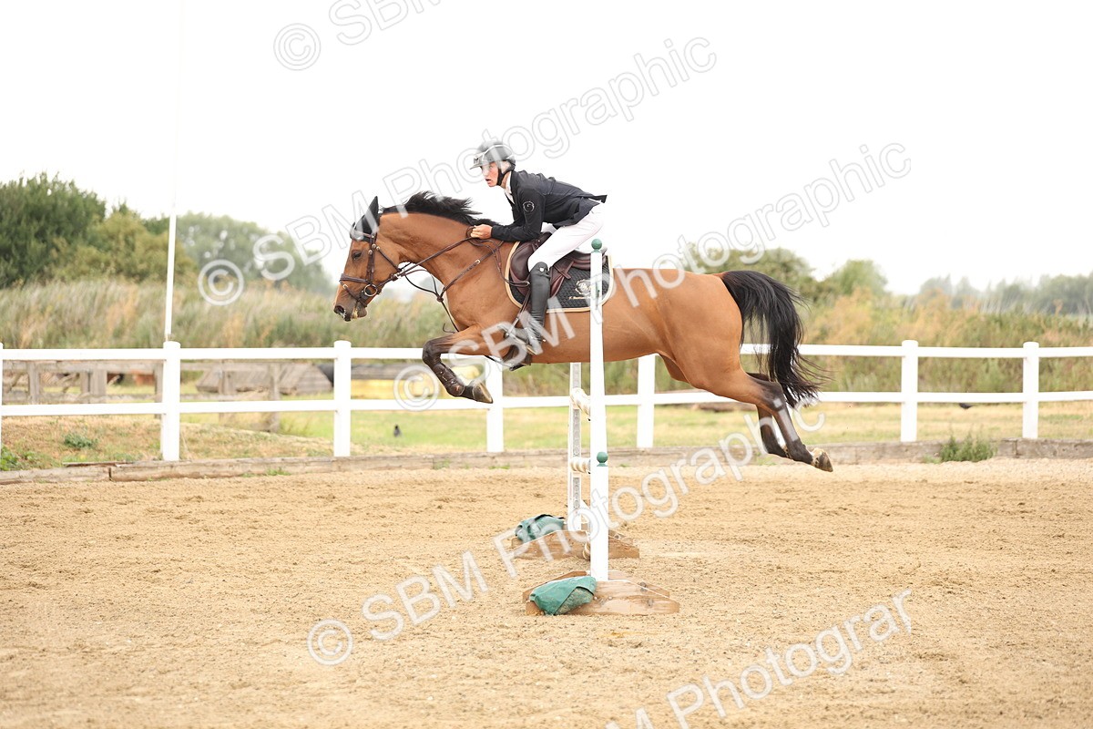 SBM_024095 - Class 6 - Senior Newcomers 1.10m