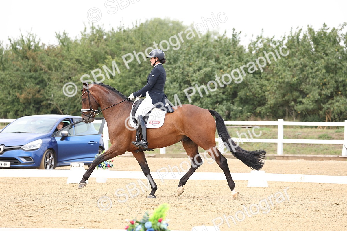 SBM_007441 - Class 9 - FEI INT I - 14.57-15.45