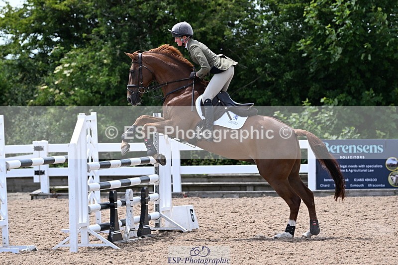 240619A-140820-00419 - Cls 4 Snr Newcomers and 1.10m Open