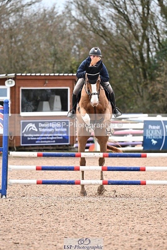 251205-102359-00212 - Cls 2 Snr British Novice and 90cm