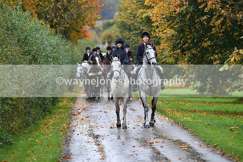 WJ5_6186 - B&B walk back for Hunt Tea !