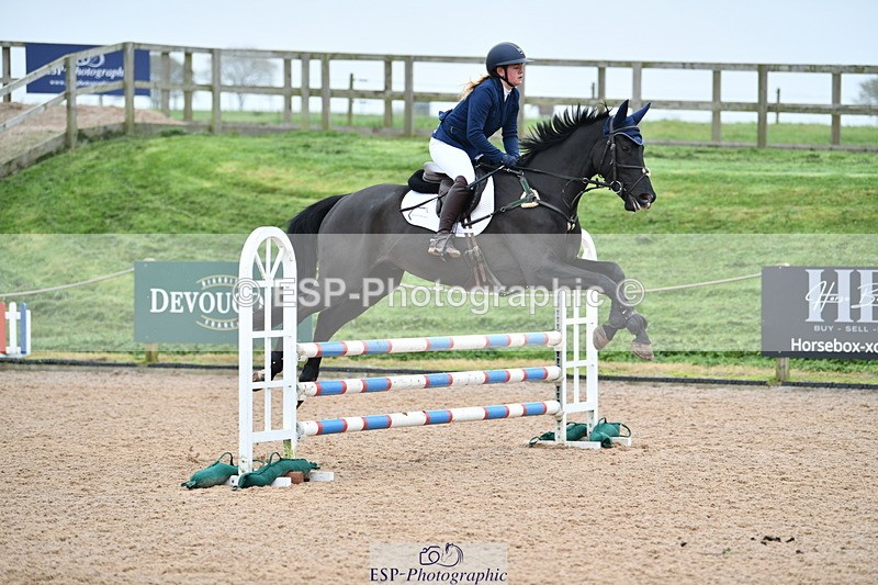 241102A-110006-04153 - SAT Cls 9 British Novice and 90cm Open