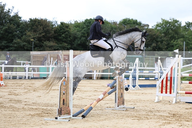 3E7A3173 - Class 8: Senior Newcomers/1.10m open