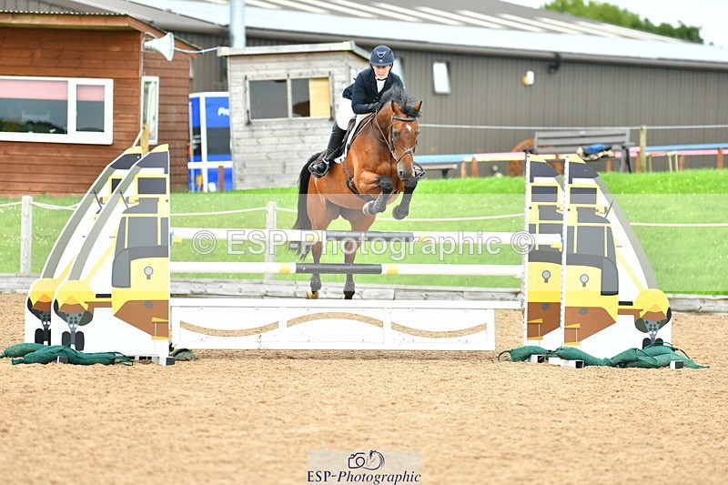 230805A-122532-00417 - Cls 3 Snr Foxhunter & 1.20m Open