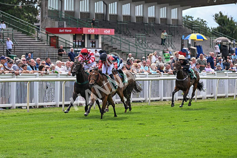 010726-Race 4-Barmyblade-8260 - Race 4 14.40pm Army Benevolent Fund Handicap