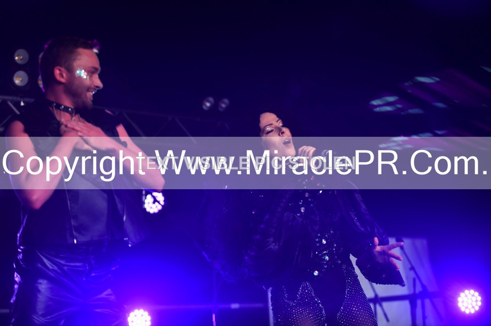 SH4_5917 - The Cher Experience