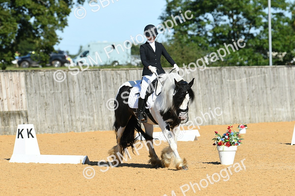 SBM_16286 - D4 - Small Tour Championship - Intro B