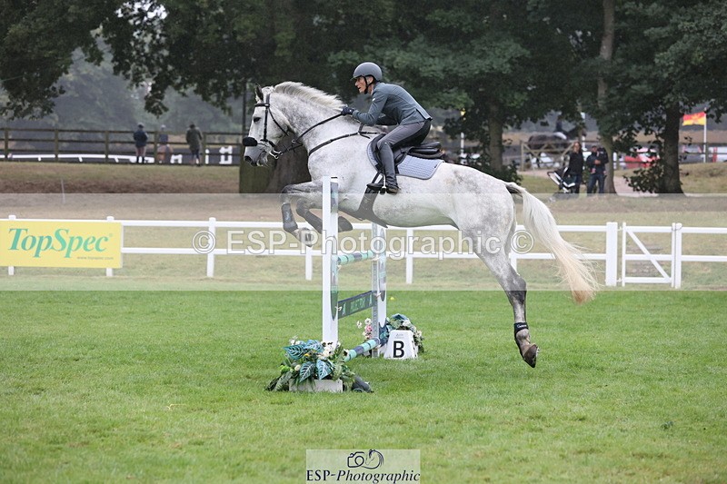 250830A-130924-06575 - Cls 16 Snr Newcomers and 1.10m Open