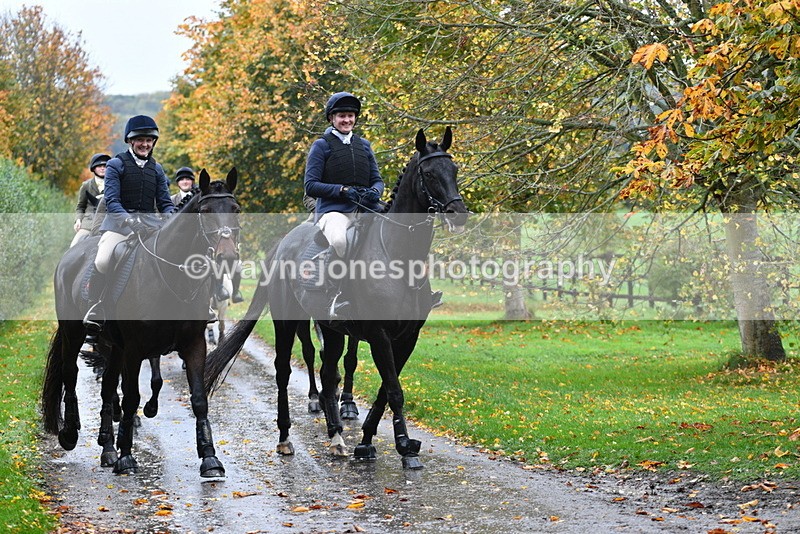 WJ5_6329 - B&B walk back for Hunt Tea !