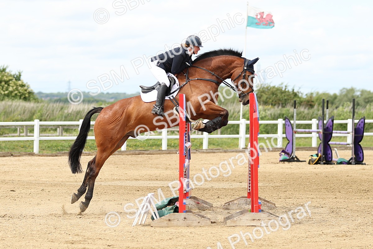 SBM_001053 - Class 4 - Senior Newcomers - 1.10m