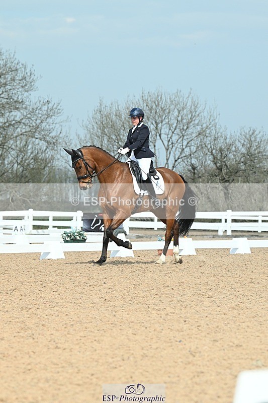 250403-103303-01440 - 036-Abbie.Newbury-Seagry.Viceroy