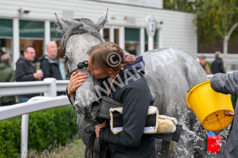 011025-Race 6-Mudamer-0679 - Race 6