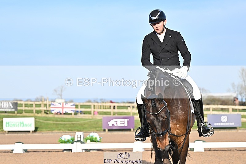 250404-181703-08596 - 159-Darren.Hicks-Tramontana.Tiger.Feet