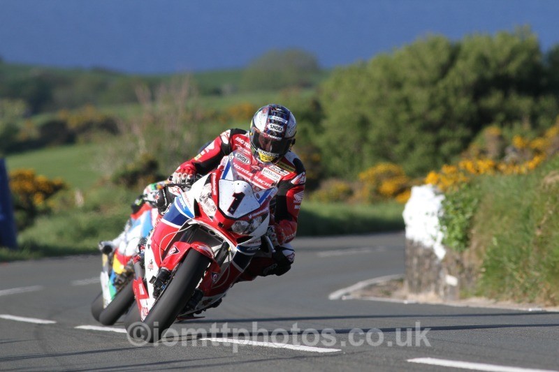John McGuinness Honda / Honda Racing - Monday Practice Solos