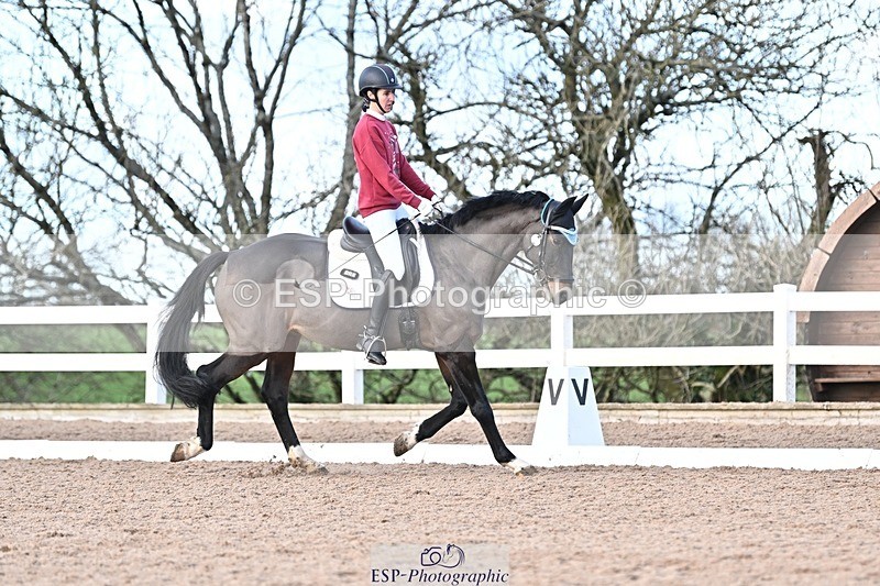 241214-122150-01579 - 132-Alys.Matravers-VORVASHILL.VERTIGO