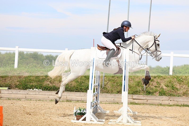 3E7A8641 - Class 4: Senior British Novice/90cm open