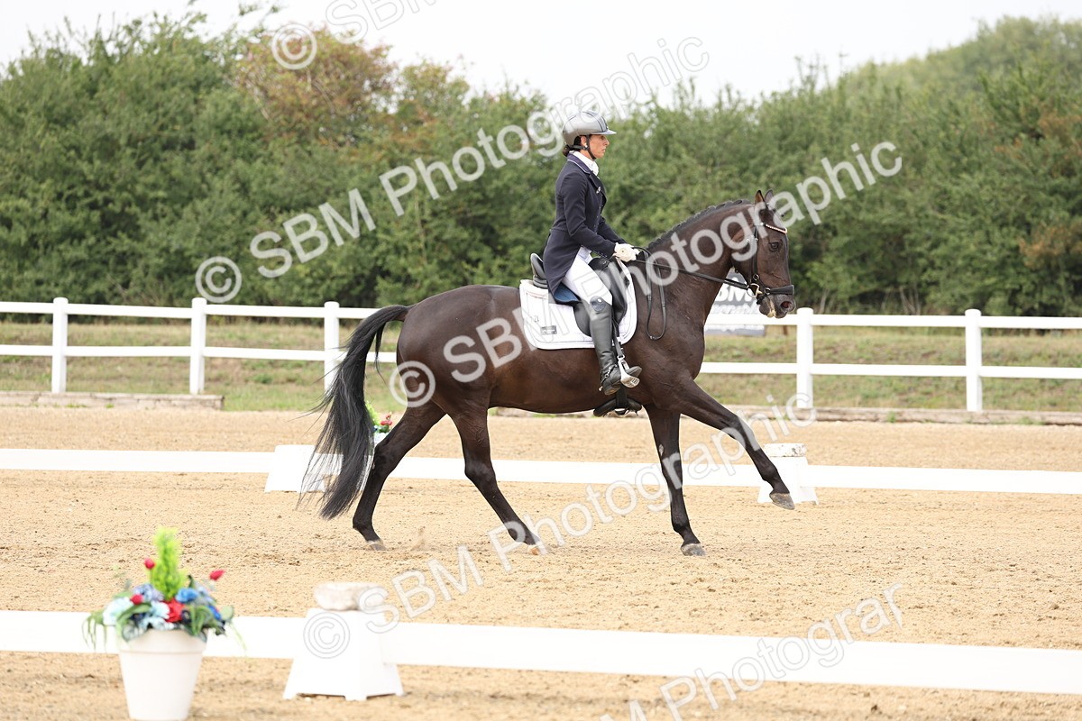 SBM_007586 - Class 9 - FEI INT I - 14.57-15.45