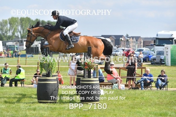 BPP_7180 - CLASS 3 Andrew Hamilton Coach, RHS Foxhunter Championship Qualifier