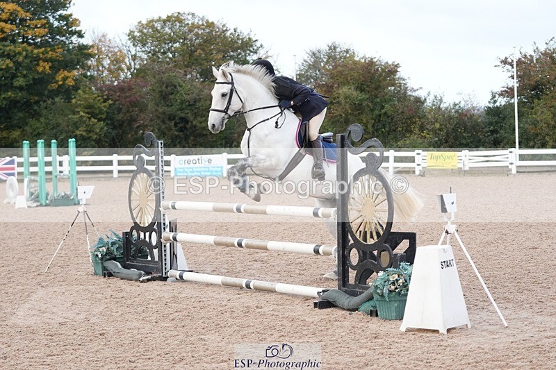 251005-101010-02471 - Cls 22 British Novice and 90cm