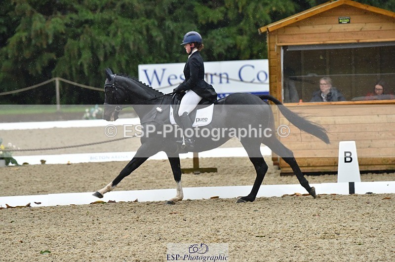 231018-145350-00664 - 004-CARTOON.HERO-Sophie.Wildern-DR