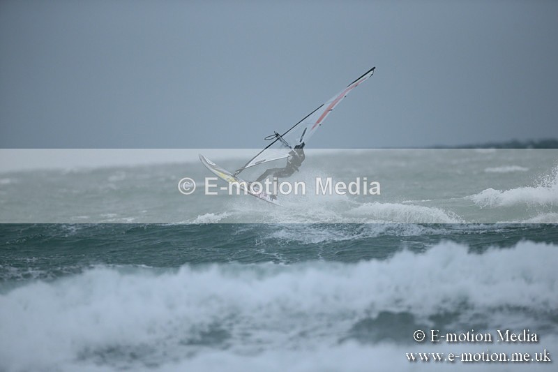 WS 030413-80 - Windsurfing