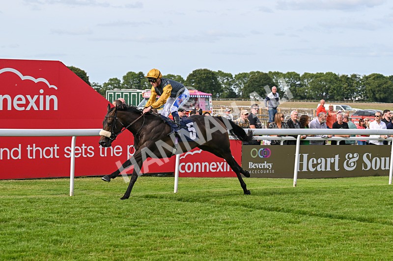 050724-Race 1-Beauty Queen-1428 - Race 1