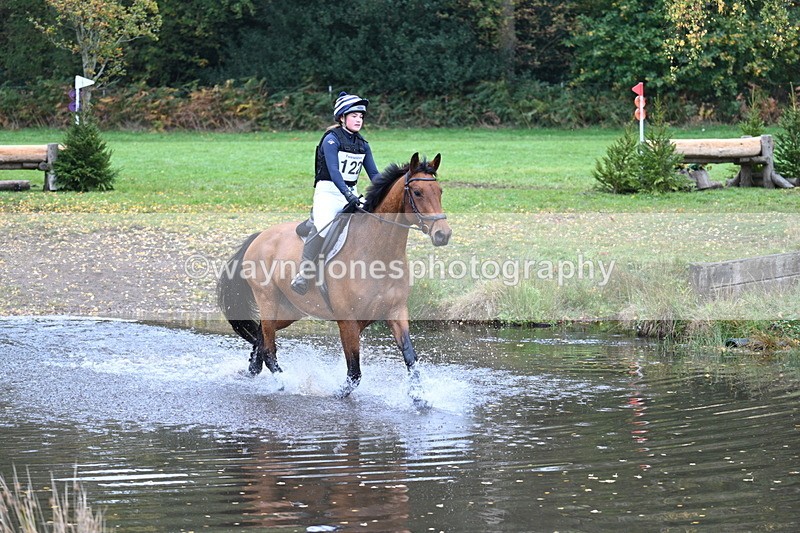 WJ7_3080 - Time 10:47 to 11:11 at the water